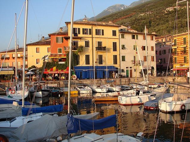 Castelletto di Brenzone - Bild der Hafen