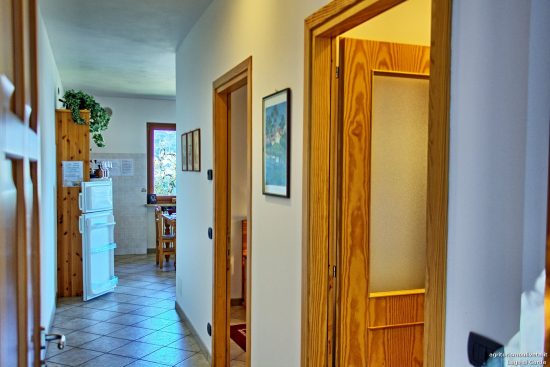 Blick auf den Korridor in Richtung des Wohnzimmers