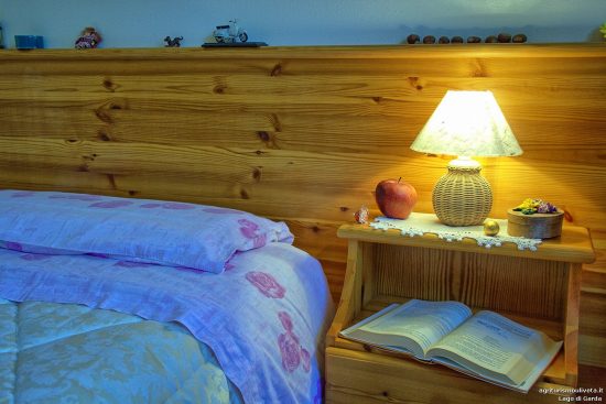 Detail eines Nachttisches