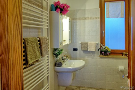 Eingang zum Badezimmer Salvia 