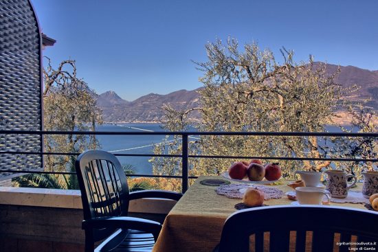 Blick auf den See vom Balkon aus