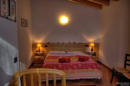 Blick auf das Doppelbett