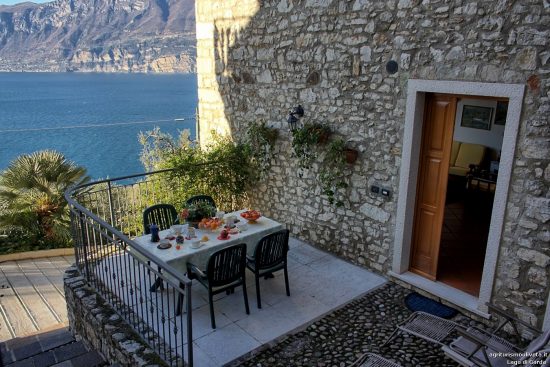 Auf der Terrasse der Ferienwohnung